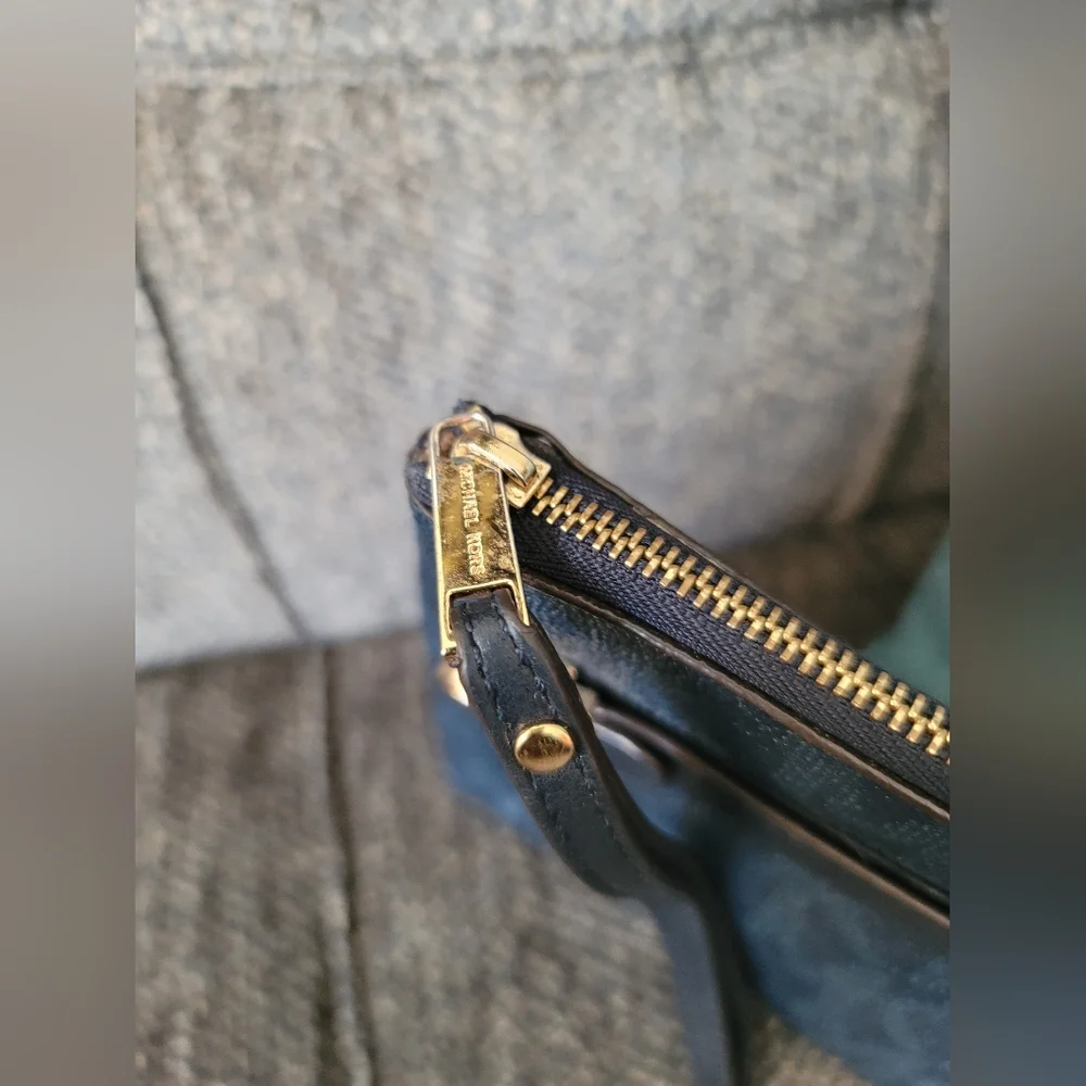 Michael Kors Charlton Baltic Blue Large Wristlet - Picture 11 of 12